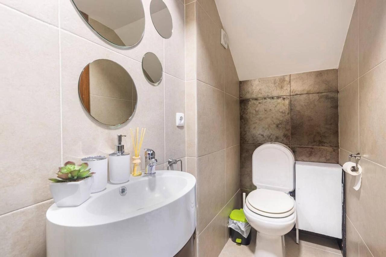 Modern Private Suite With Balcony & Bathroom - King And Queen Beds Vila Nova de Gaia Kültér fotó